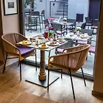 Uve & Wine Bar לינה וארוחת בוקר לה מורה