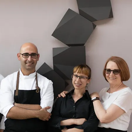 Uve & Wine Bar La Morra