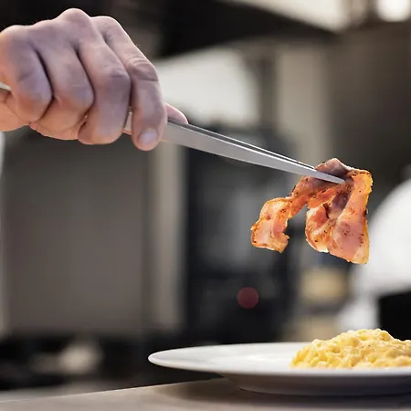 Uve & Wine Bar Bed & Breakfast 4*