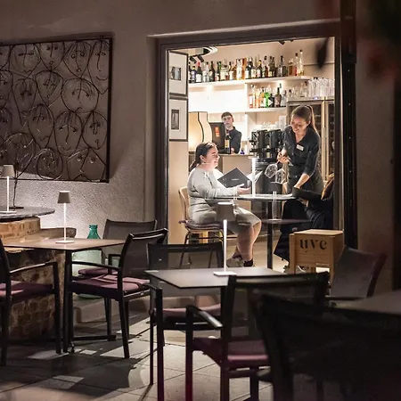Nocleg ze śniadaniem Uve & Wine Bar 4*
