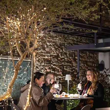 Frühstückspension Uve & Wine Bar 4*