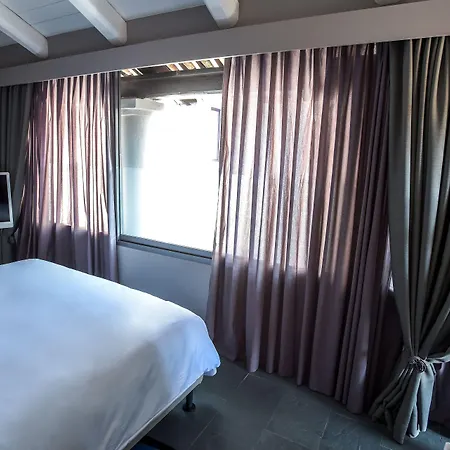 Uve & Wine Bar La Morra