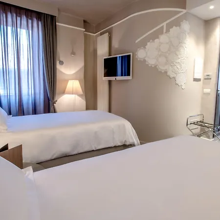 Uve & Wine Bar La Morra