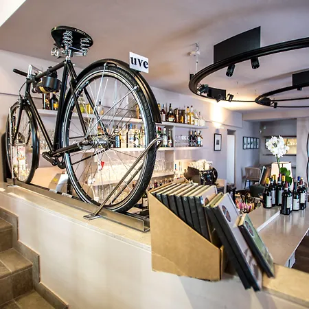 Bed & Breakfast Uve & Wine Bar La Morra