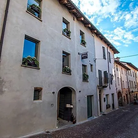 Bed & Breakfast Uve & Wine Bar La Morra