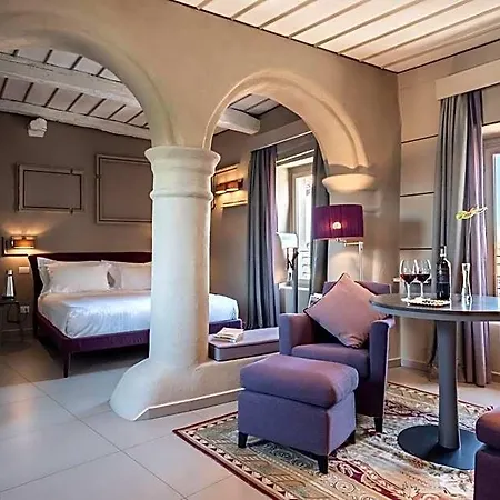 Couette-café Uve & Wine Bar 4*