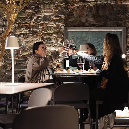 Uve & Wine Bar 4* La Morra