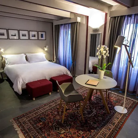 Uve & Wine Bar Bed & Breakfast 4*