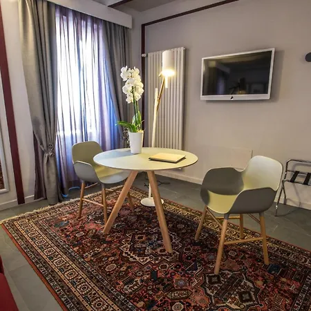 Uve & Wine Bar La Morra