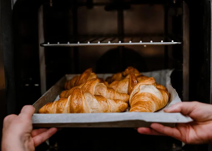 Uve & Wine Bar Oda ve Kahvaltı La Morra