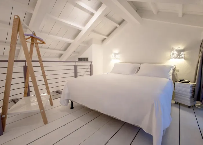 Uve & Wine Bar La Morra