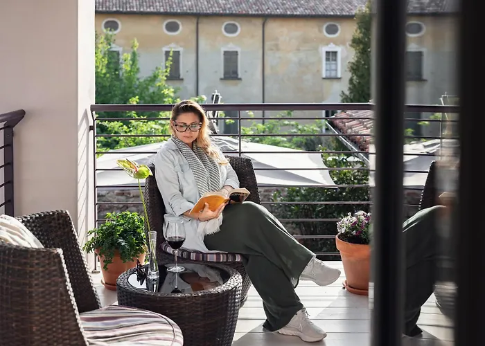 Uve & Wine Bar 4* La Morra