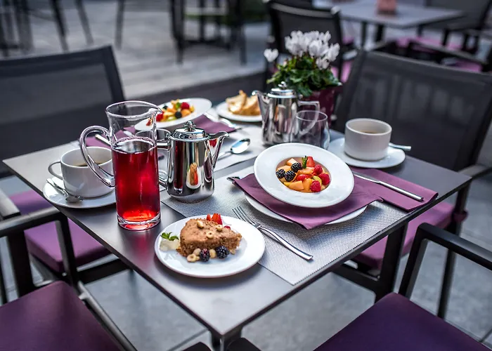 Uve & Wine Bar Oda ve Kahvaltı 4*