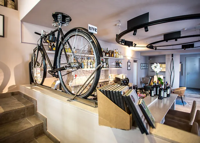 Bed & Breakfast Uve & Wine Bar La Morra