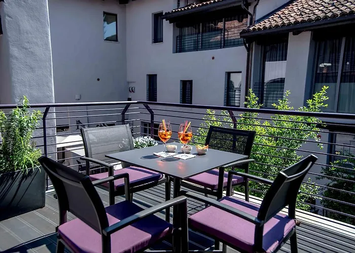 Uve & Wine Bar Oda ve Kahvaltı